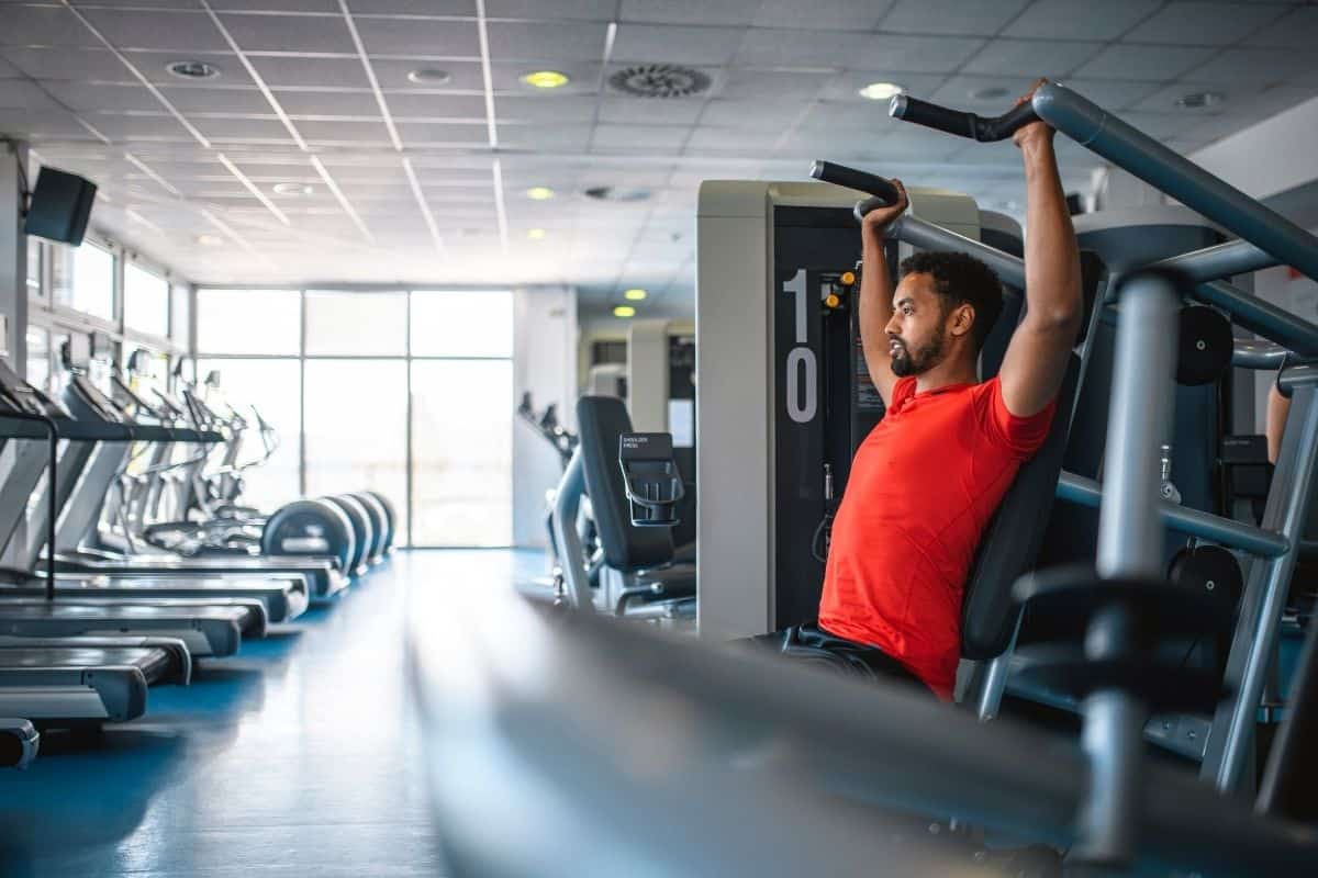 6 Best Overhead Press Variations & Their Benefits Machine Shoulder Press