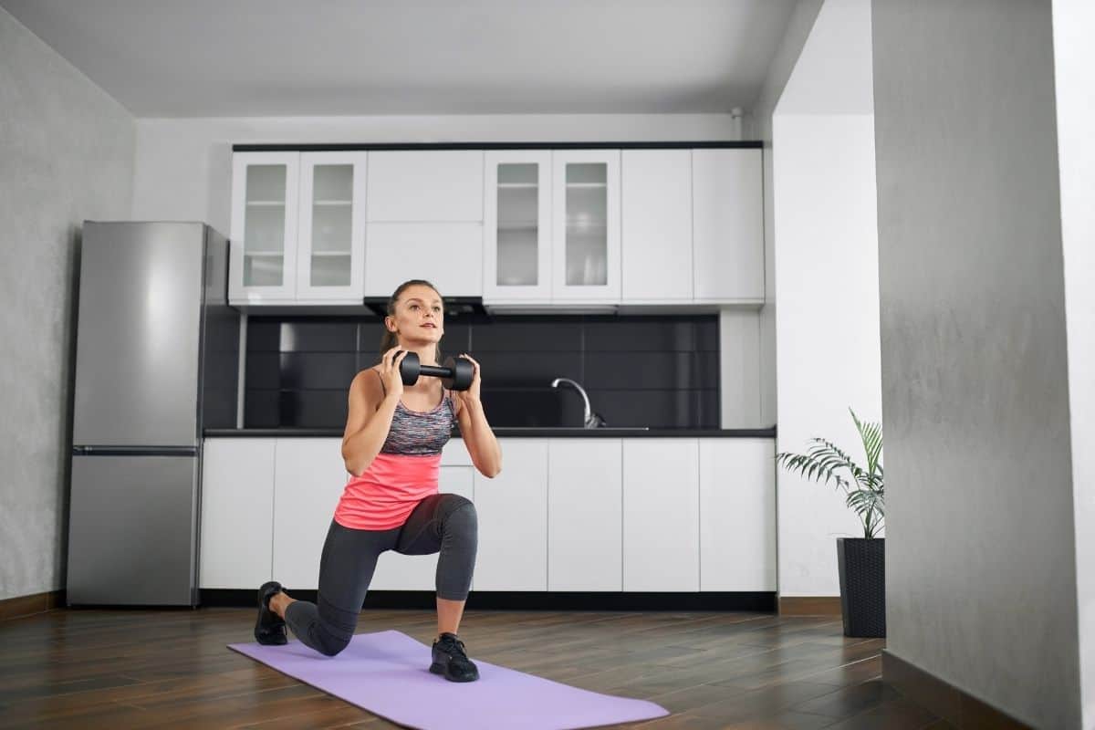 Single Dumbbell Lunges