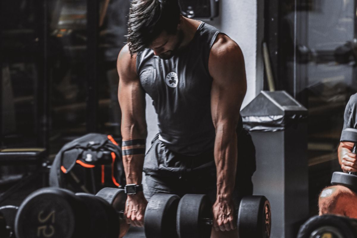 10 Best Dumbbell Trapezius Exercises for Sculpted Traps Dumbbell Traps workout